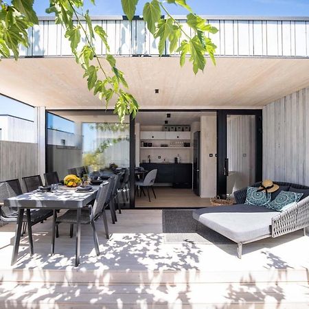 Arcadia Eco-Luxe Mobile Homes With Infinity Pool By Oiko Collection Privlaka  Luaran gambar
