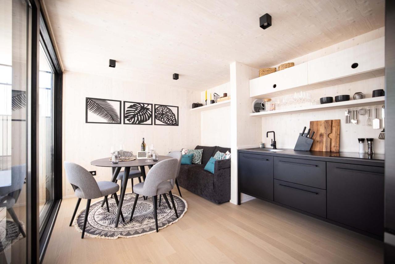Arcadia Eco-Luxe Mobile Homes With Infinity Pool By Oiko Collection Privlaka  Luaran gambar