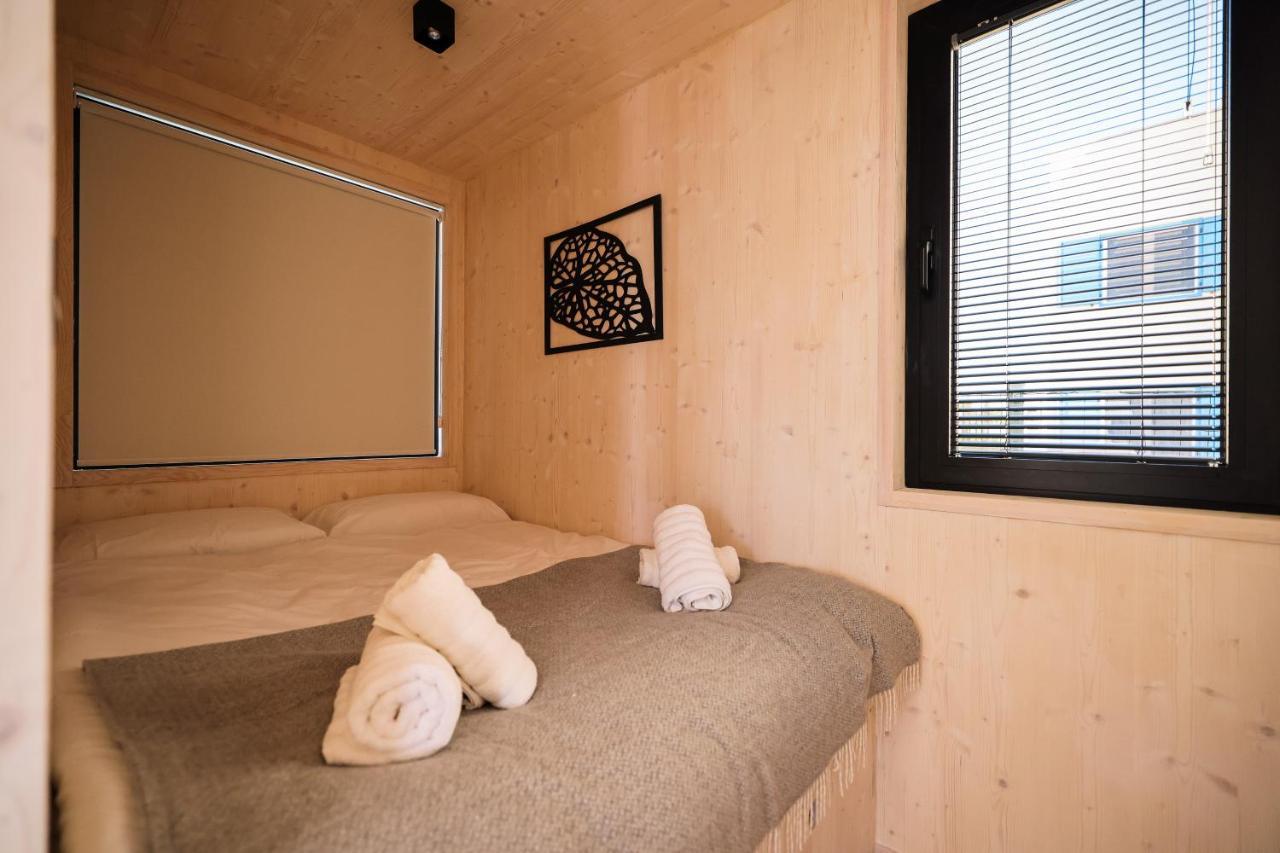Arcadia Eco-Luxe Mobile Homes With Infinity Pool By Oiko Collection Privlaka  Luaran gambar