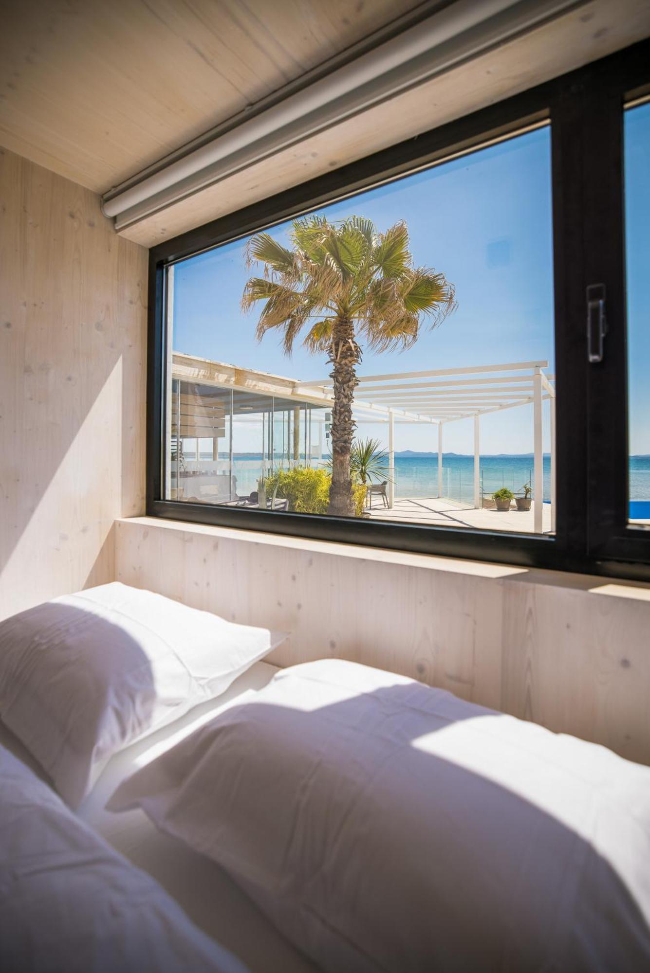 Arcadia Eco-Luxe Mobile Homes With Infinity Pool By Oiko Collection Privlaka  Luaran gambar